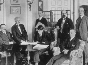 signing-the-anglo-irish-treaty-1922