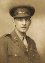 Siegfried_Sassoon_by_George_Charles_Beresford_(1915)