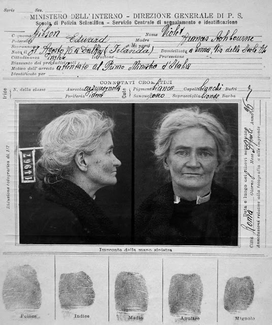 Violet Gibson's prison ID card, 1926.jpg